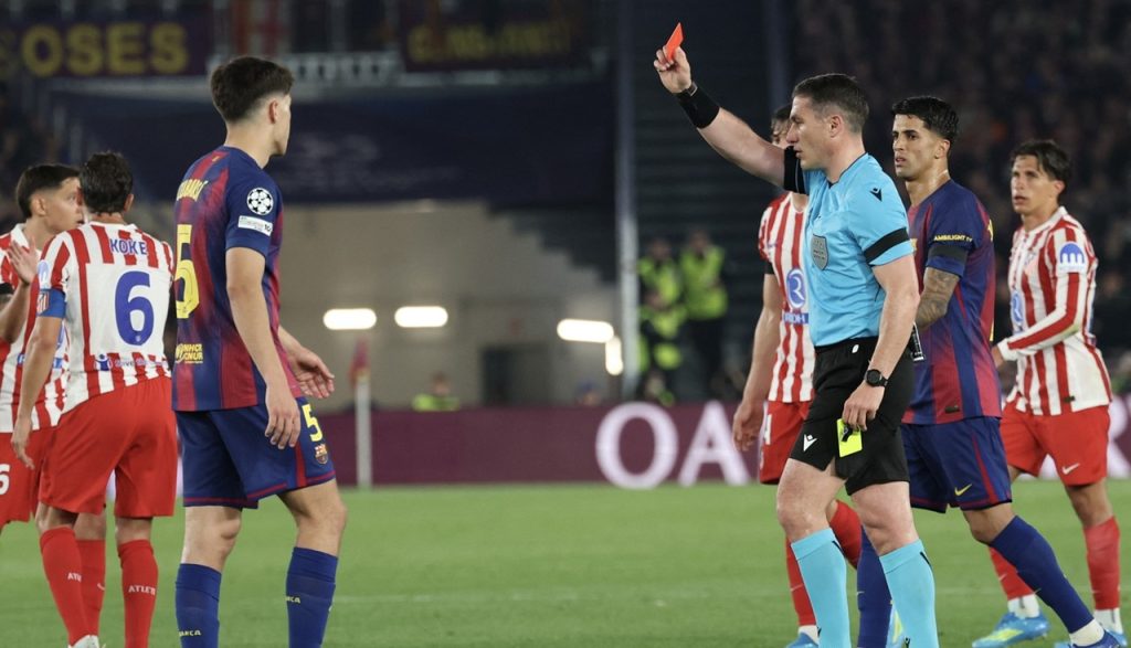 Arbitrul român Istvan Kovacs a stârnit controverse în timpul meciului Barcelona – Atletico Madrid, după o fază petrecută în minutul 40 al partidei