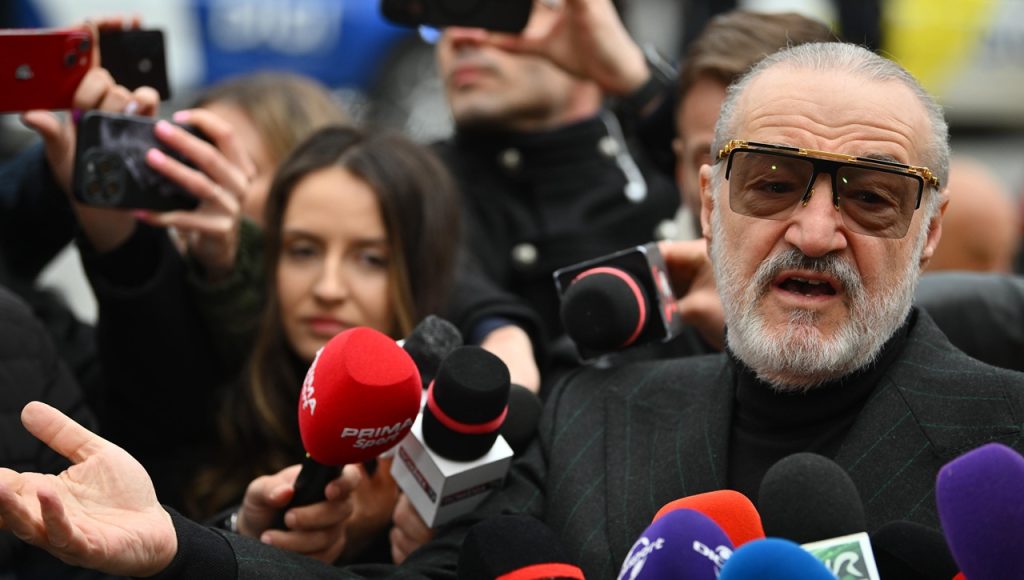 Becali, furios după Rădoi: „Să danseze ca maimuța!”