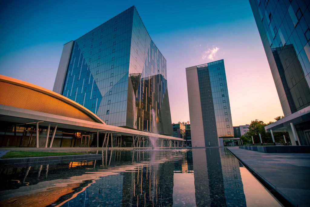București – Grupul francez LAGARDERE Travel Retail, proprietarul rețelei de magazine Inmedio, a decis să continue parteneriatul cu GLOBALWORTH, prelungind contractul de închiriere pentru spațiul de birouri din clădirea GLOBALWORTH Campus din București