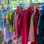 hainele-pentru-copii-shutter_Descopera-scaled.jpg - JurnalUrban