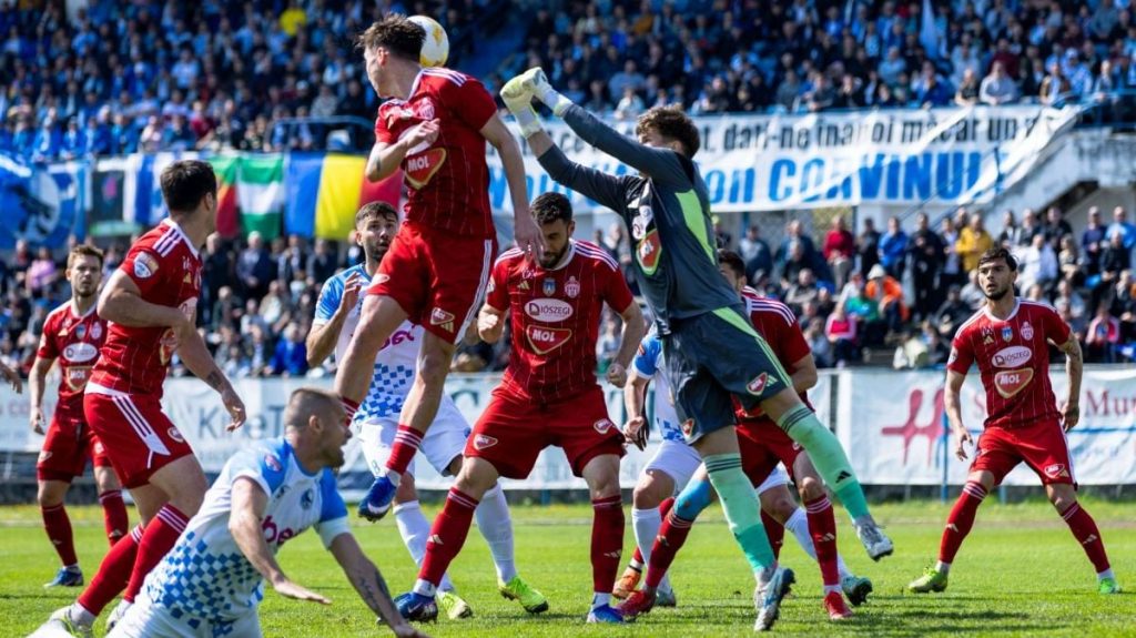 Orban, prietenul patronului Sepsi: „Am citit cu durere” despre banii din România