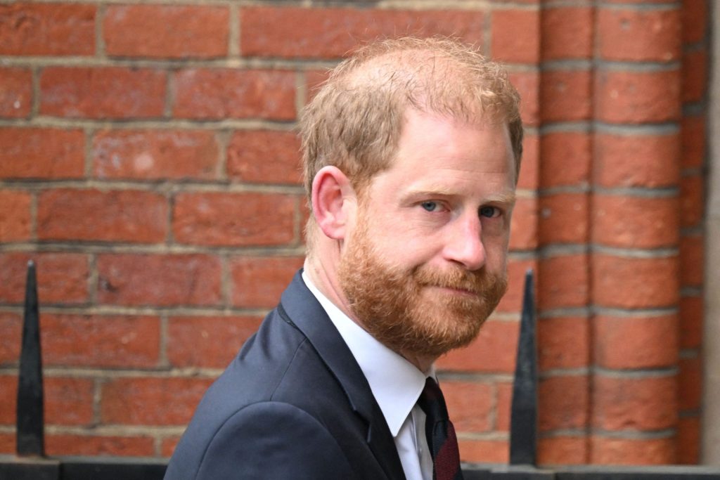 Harry, dat în judecată de fosta organizație caritabilă