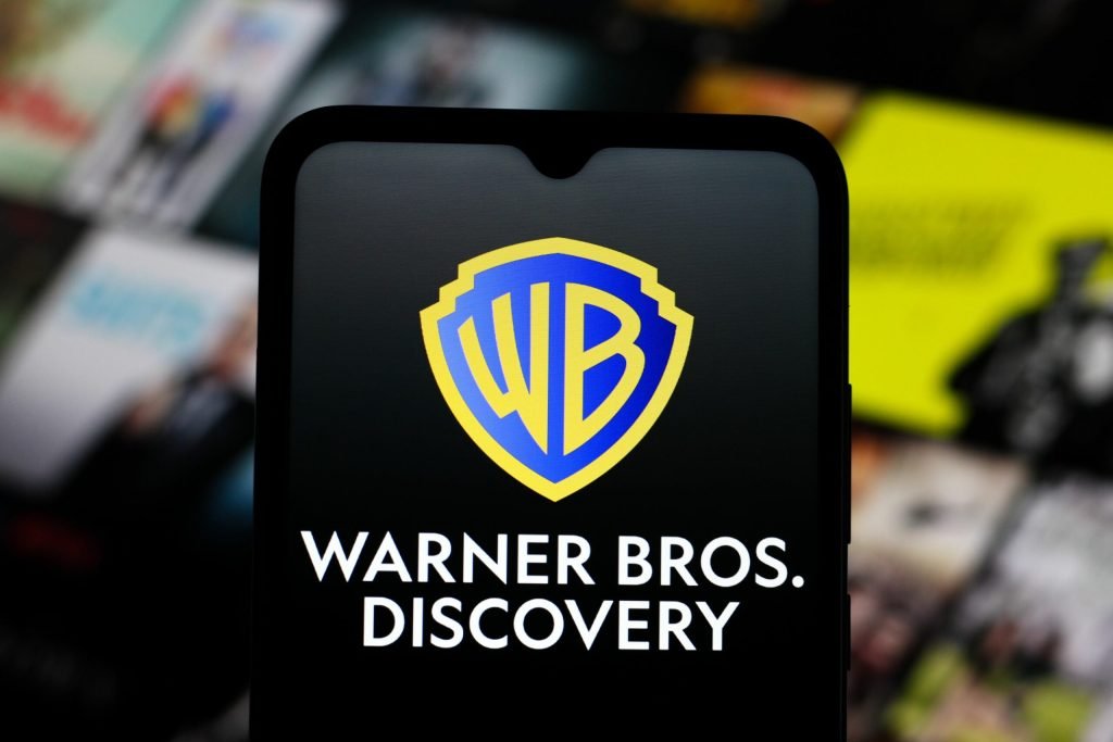 Vedete de la HOLLYWOOD, revoltă totală împotriva fuziunii PARAMOUNT-WARNER BROS