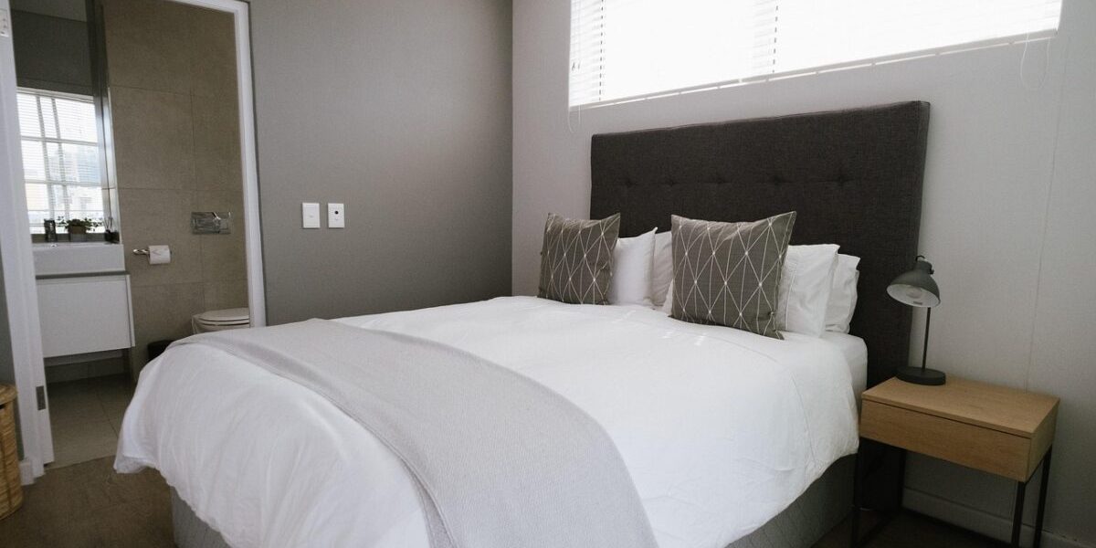 Adio, practică uzuală în hoteluri. CE elimină Uniunea Europeană din camere