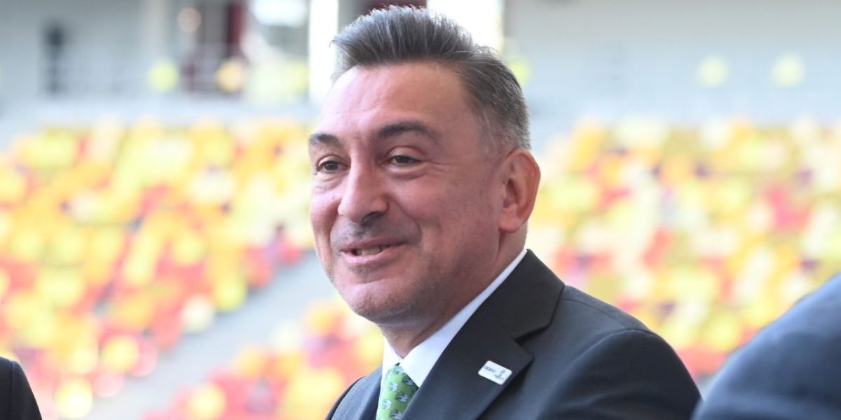 Fotbalistul din universitatea craiova, ridicat în slăvi de ilie dumitrescu după duelul cu CFR Cluj