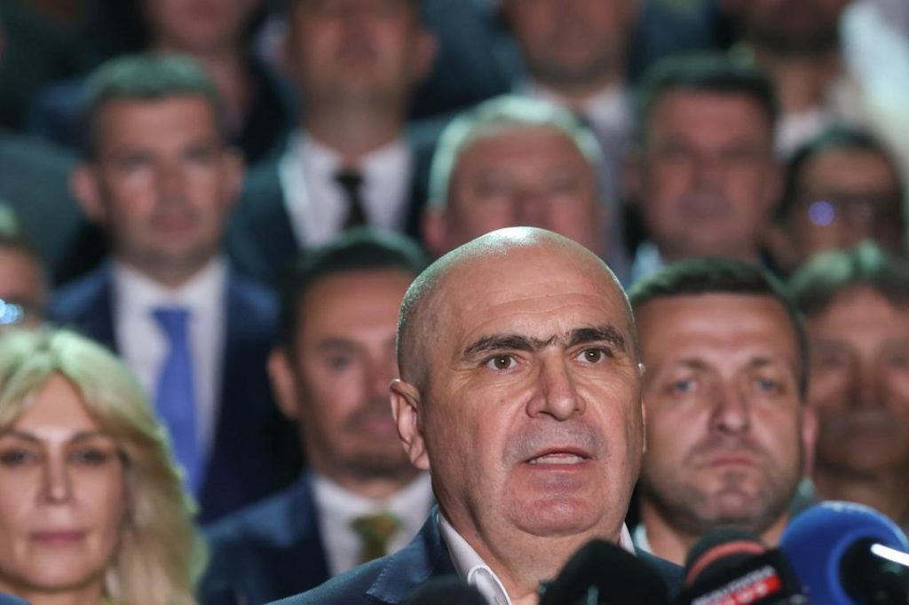 Bolojan RESPINGE retragerea PSD: Rămân la Palatul Victoria!