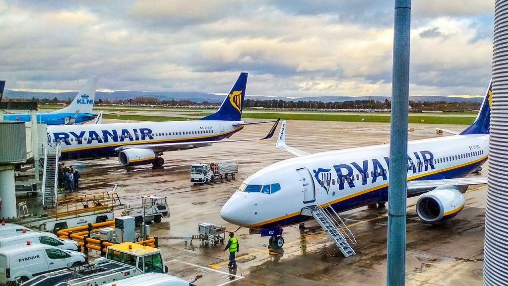 Criza de combustibil amenință zborurile din vară: Ryanair avertizează asupra riscurilor Compania aeriană Ryanair a tras un semnal de alarmă cu privire la posibile probleme de aprovizionare cu combustibil începând cu luna iunie, din cauza tensiunilor geopolitice din Orientul Mijlociu