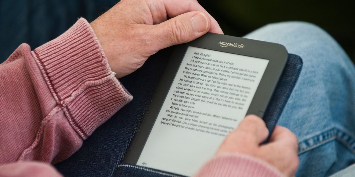 Kindle-urile mai vechi, luate la „arhivă”: Amazon retrage suportul tehnic