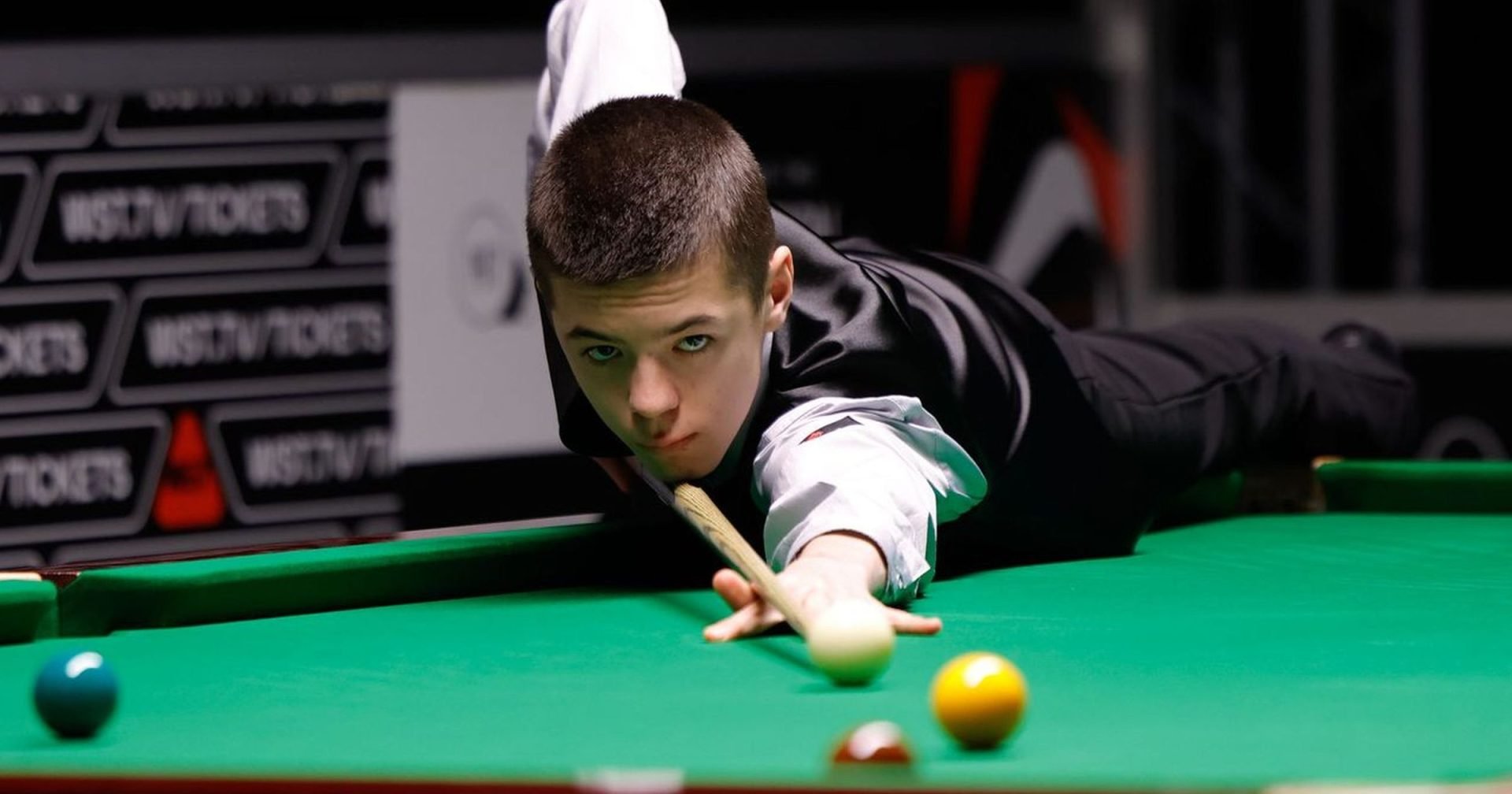 Michal Szubarczyk, un tânăr jucător de snooker din Polonia, a stabilit un nou record impresionant în prima zi a calificărilor pentru Campionatul Mondial