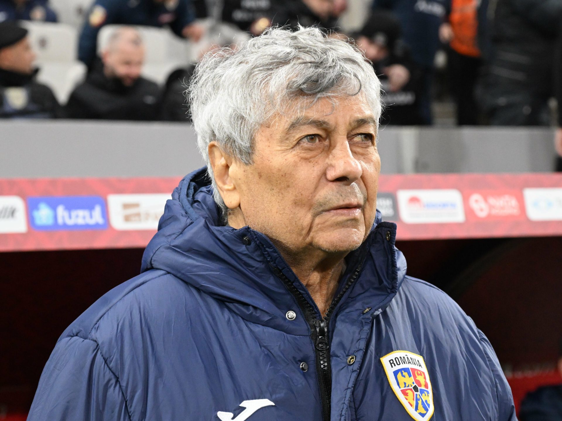 Familia lui MIRCEA Lucescu, inclusiv soția și nepoata, au fost surprinși la Spitalul Universitar de Urgență București, unde antrenorul este internat în urma unui infarct suferit vineri dimineață