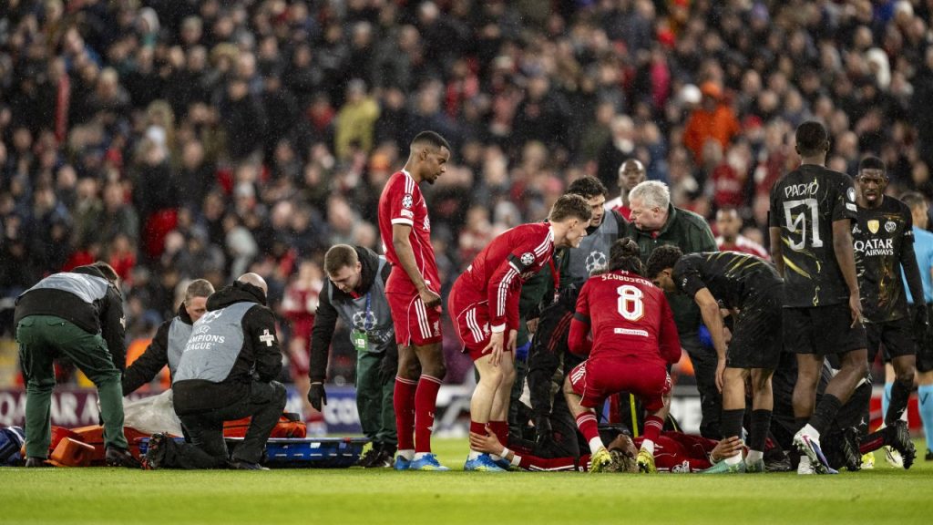 Accidentare HORROR Liverpool – PSG: Cum văd englezii drama de pe teren