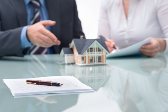 Legea uitată: Românii, șansa de a face bani din imobiliare. Ce sunt fondurile REIT?