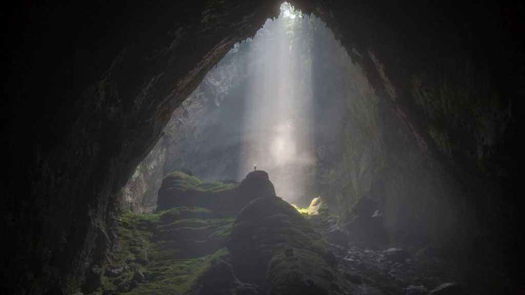Un speolog a uitat unde e cea mai mare peșteră din lume!