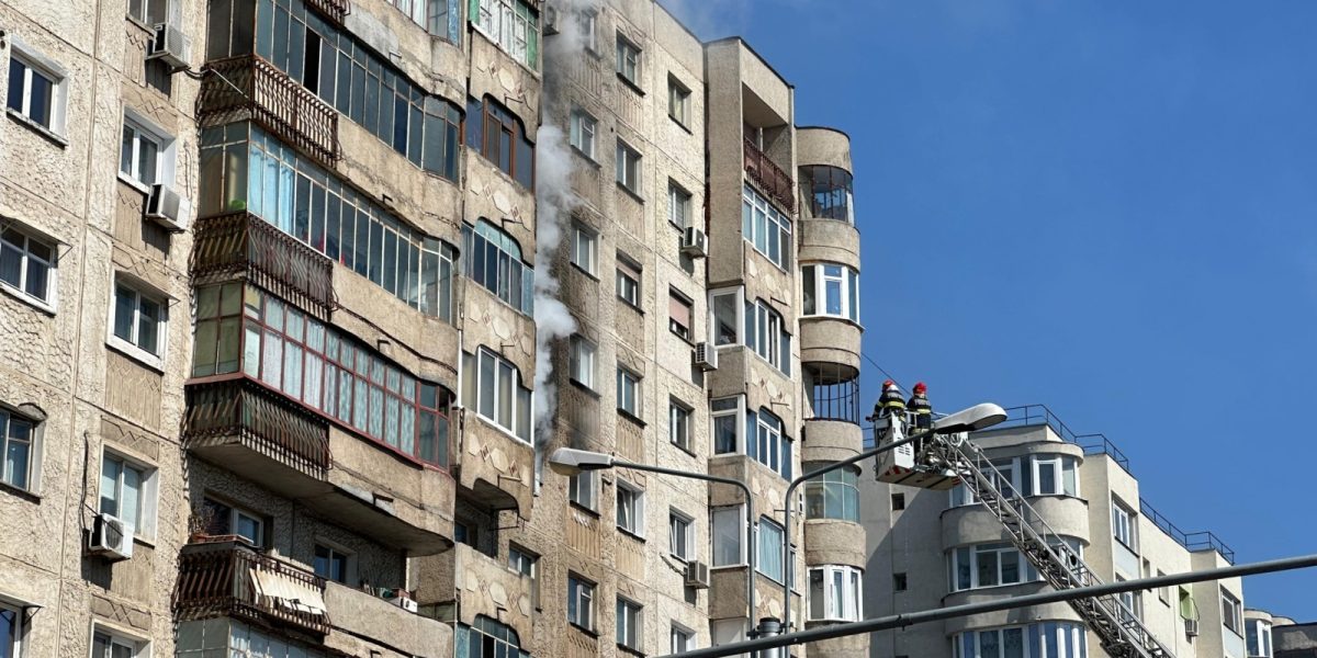 incendiu-bloc-Sector-2.jpeg - JurnalUrban