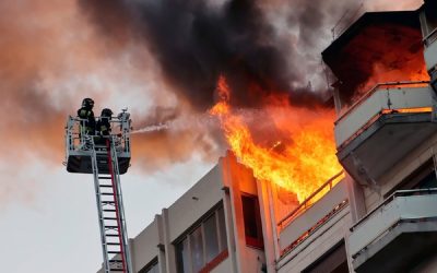 Incendiu la Cluj-Napoca: 20 de persoane, evacuate de urgență din blocul afectat