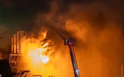 Incendiu major la o rafinărie AUSTRALIA: 10% din combustibilul țării, în pericol