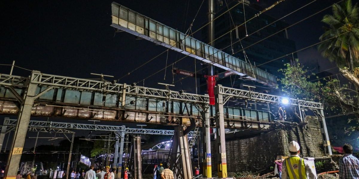 India: Un pod britanic vechi de un secol, demolat noaptea