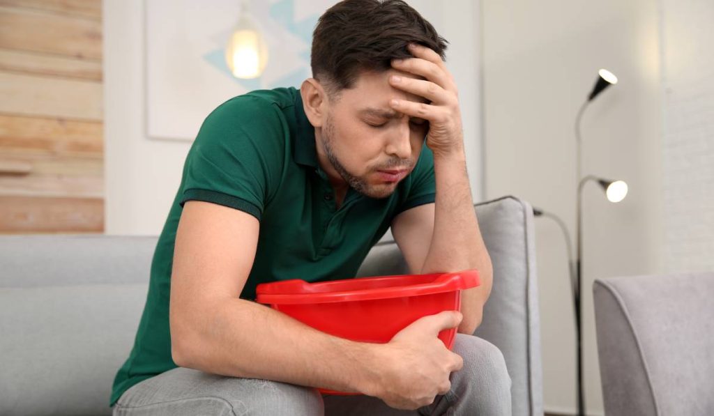 Cum te prinde indigestia de Paște: Semne clare și când să suni la salvare