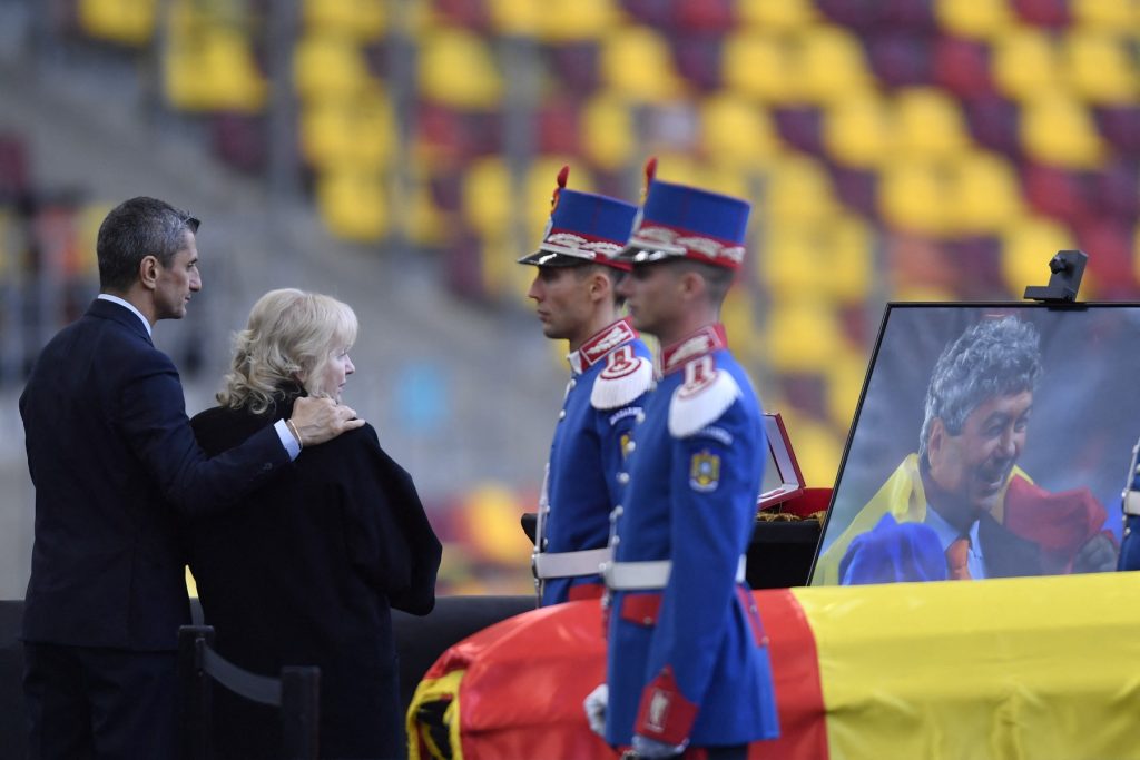 Unul dintre cei mai mari antrenori de fotbal români, Mircea Lucescu, va fi condus pe ultimul drum vineri, 10 aprilie 2026