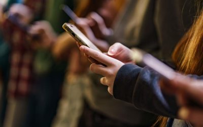 Europa: Ce țări vor să interzică Instagram, TikTok și Facebook pentru minori?