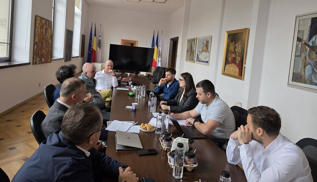 Patronii din București vor terase deschise tot anul