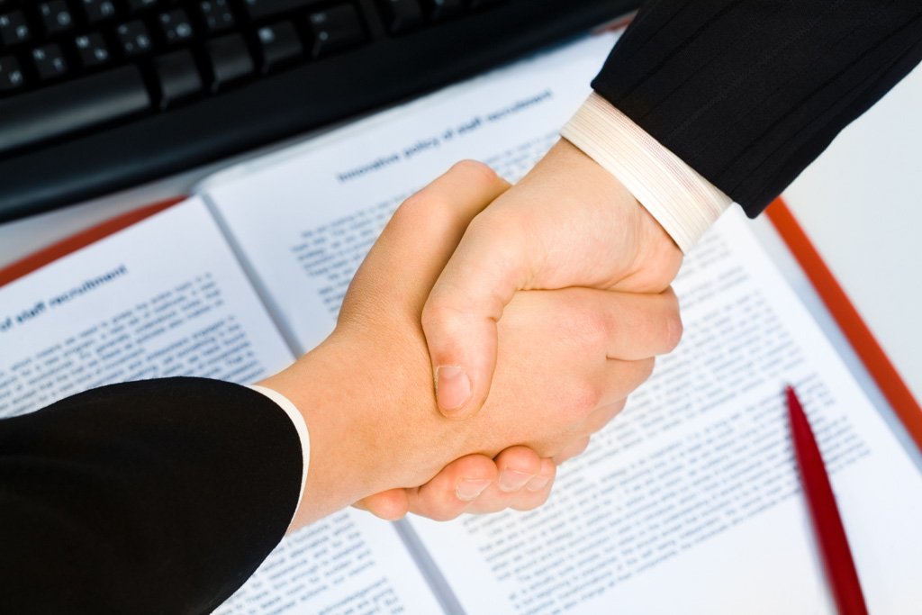 Piața de M&A din România, în Ascensiune Impresionantă în Primul Trimestru din 2026 Activitatea de fuziuni și achiziții (M&A) din România a cunoscut o creștere semnificativă în primele trei luni ale anului 2026, susținută de un început de an puternic