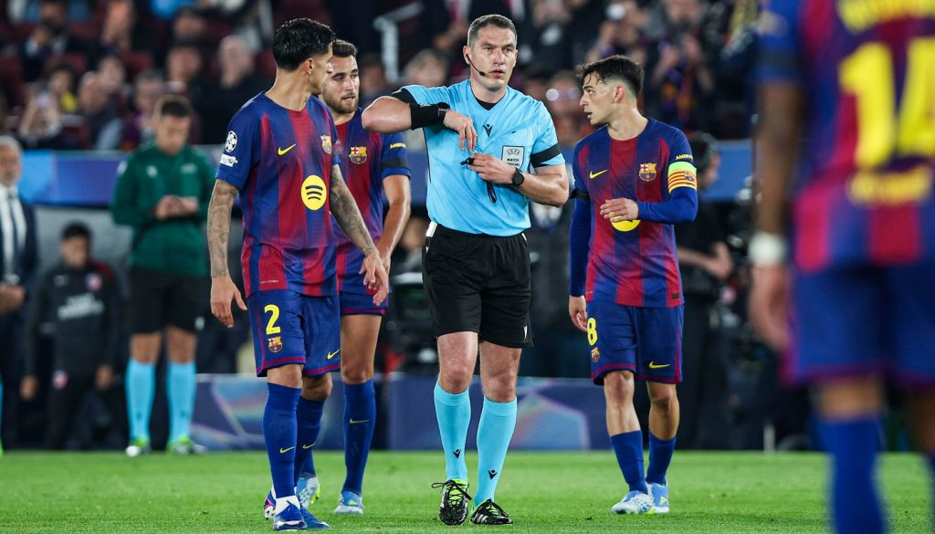 Fotbaliștii Barcelonei, furioși după înfrângerea cu Atletico Madrid: Istvan Kovacs, ținta reproșurilor La finalul partidei dramatice dintre Barcelona și Atletico Madrid, din turul sferturilor de finală ale Ligii Campionilor, scena de pe Camp Nou a fost dominată de tensiune