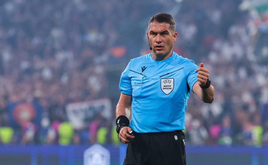 Atletico Madrid a învins Barcelona cu 2-0 pe Camp Nou, într-un meci din sferturile UEFA Champions League, iar prestația arbitrului Istvan Kovacs a fost intens criticată în presa catalană