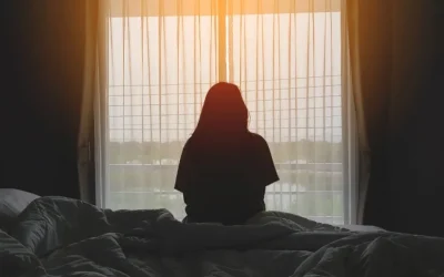 Hikikomori, coșmarul Europei: Tineri izolați luni întregi în camerele lor