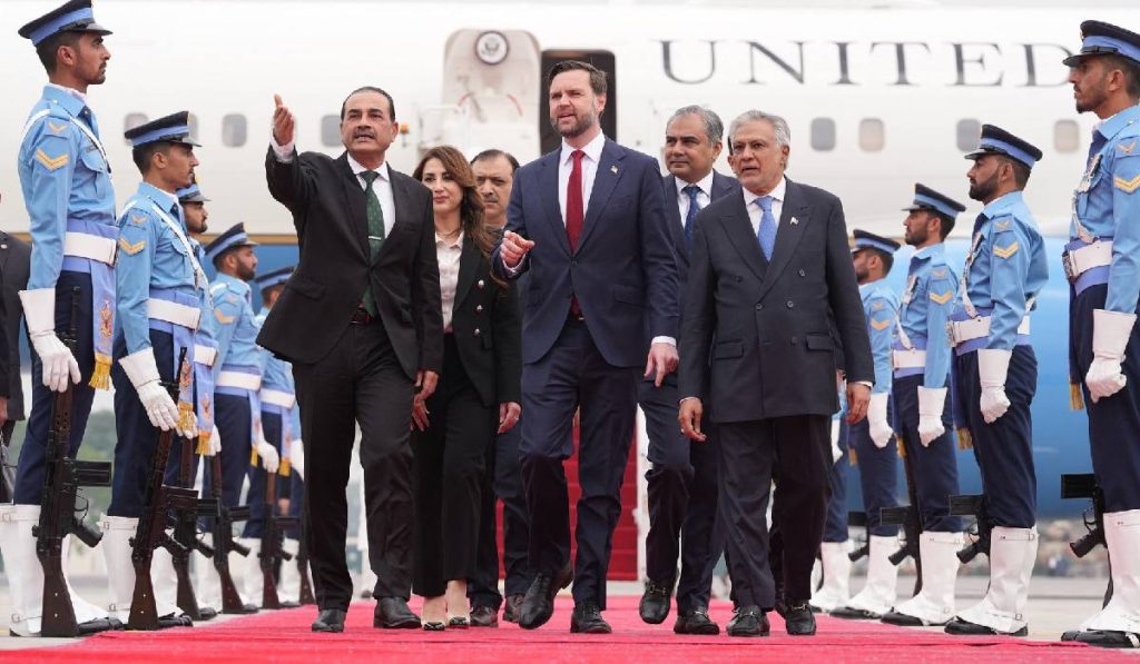 Război în Iran, ziua 44: Ce vor SUA și Iran la Strâmtoarea Ormuz?