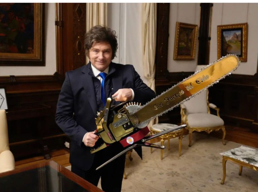 N-am bani de chirie, dar refuz stânga: Ce-și zice un român revoltăț