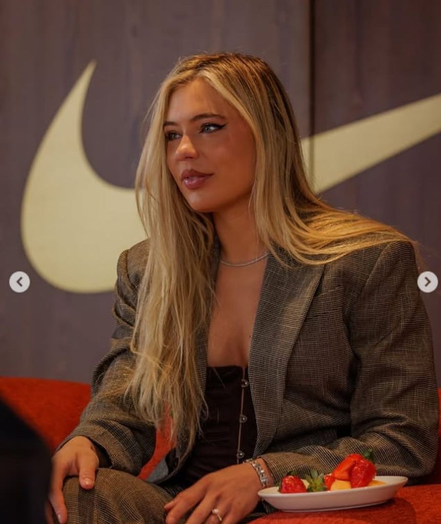 EXTRA: Sportiva-bombă renunță la haine și uimește: „Cel mai tare trup!”