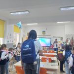 Postura CORECTĂ a școlarilor: Sfaturi prețioase pentru părinți și educatori