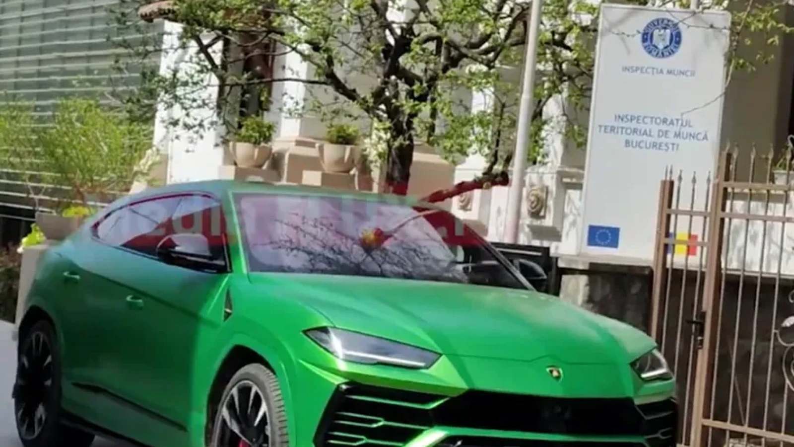 Șeful ITM București, revocat după ce a venit la muncă cu Lamborghini