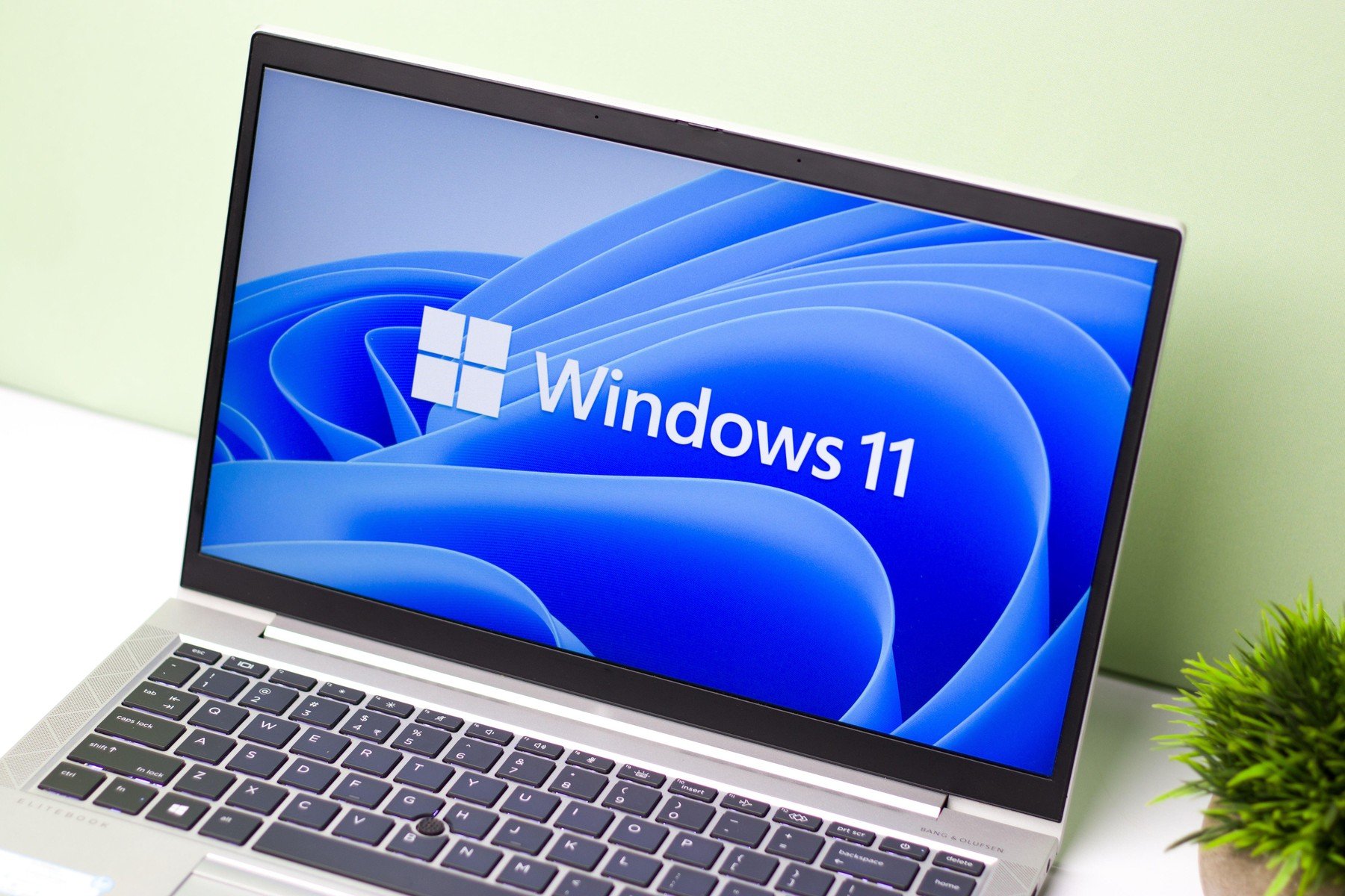 Microsoft amână eliminarea completă a Control Panel în Windows, preferând o tranziție lentă către aplicația Settings pentru a evita probleme de compatibilitate Microsoft continuă să modernizeze interfața Windows, însă procesul de înlocuire a Control Panel cu aplicația Settings se dovedește a fi unul de durată