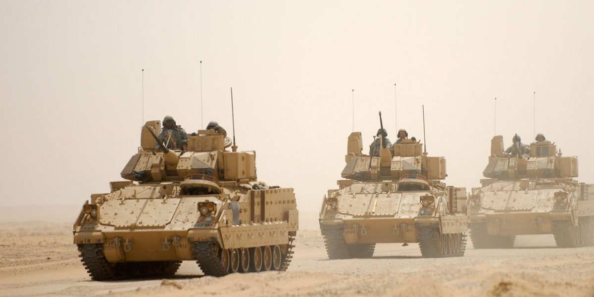 m2-m3-bradley-fighting-vehicle-03.jpg - JurnalUrban