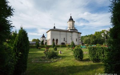 Credincioșii, așteptați la Hlincea: Mănăstirea-și deschide porțile de hram