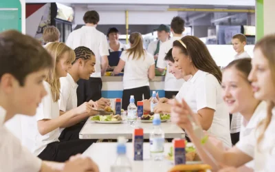 Marea Britanie: Dulciurile și prăjelile, scoase din școlii. Luptă cu obezitatea infantilă