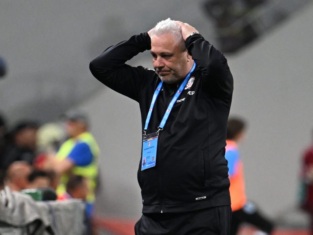 Starea de sănătate a lui MIRCEA Lucescu, legendarul antrenor, s-a agravat, acesta fiind internat în stare critică la Terapie Intensivă, conform informațiilor oficiale