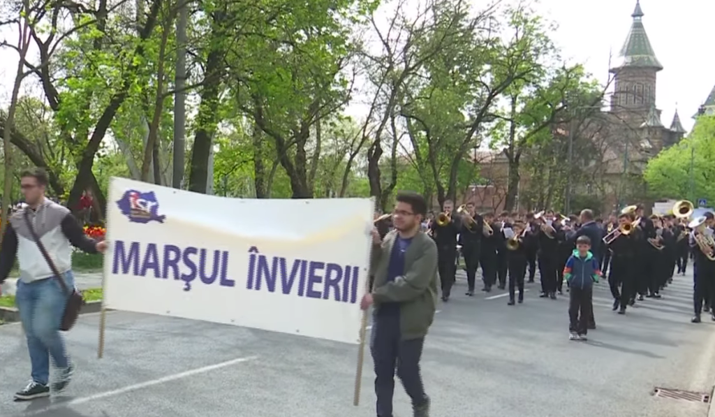 Mii de credincioși, spectacol memorabil de credință la Timișoara
