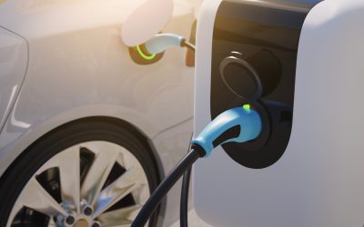 Europenii, împinși de prețul carburanților, trec la electrice