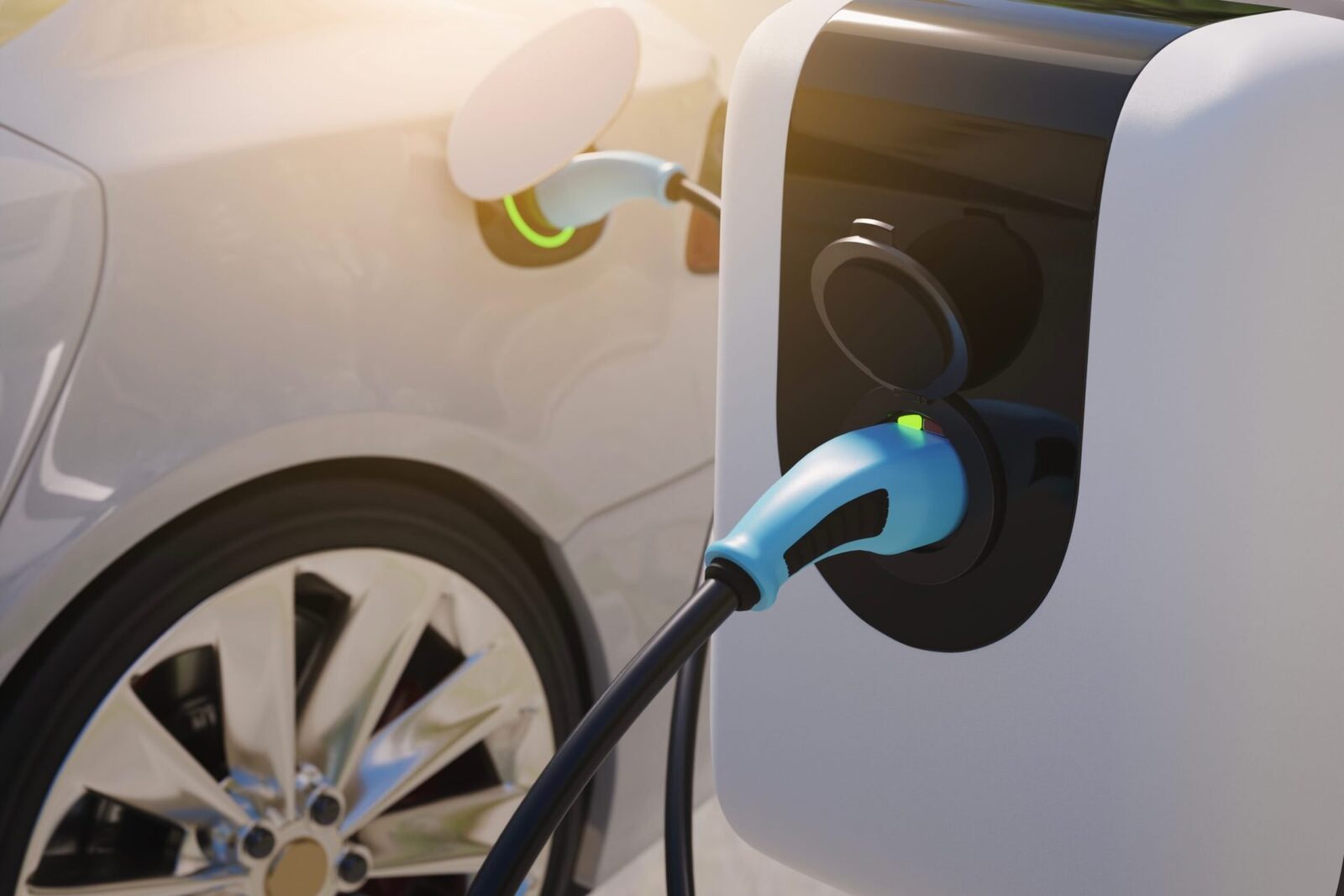 Europenii, împinși de prețul carburanților, trec la electrice
