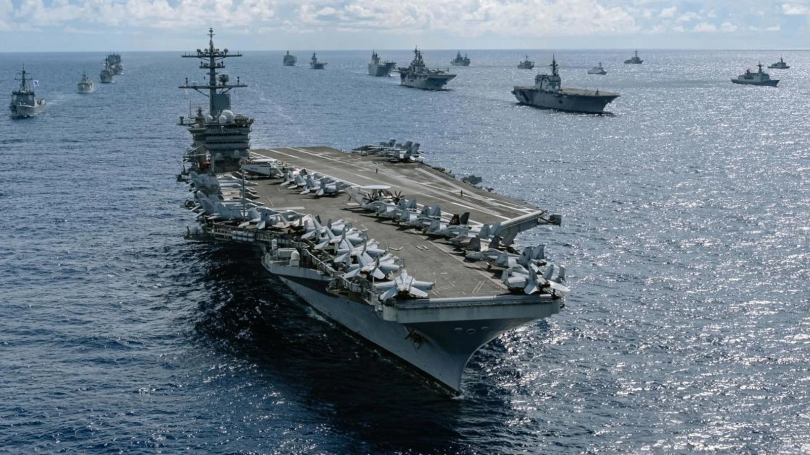 Distrugătoarele americane sfidează Iranul în Strâmtoarea Ormuz
