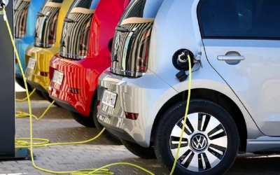 România, explozie pe piața auto: Vânzările de electrice au crescut cu 93% în martie