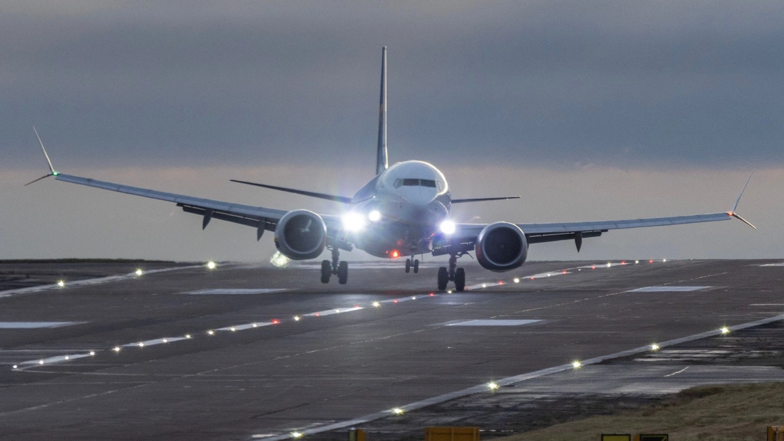 Avion Ryanair, Zbor FĂRĂ pasageri: Securitatea, în concediu medical!