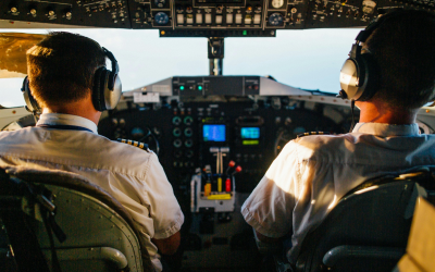Aeronavele s-au transformat în pisici și câini: Incident BIZAR la controlul aerian