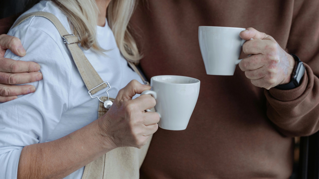 Băutura virală, interzisă de medici: Ce riscă cei care o consumă zilnic?