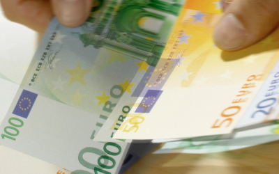 Adio bancnotă controversată: Ce fac cei cu valuta acasă în Europa