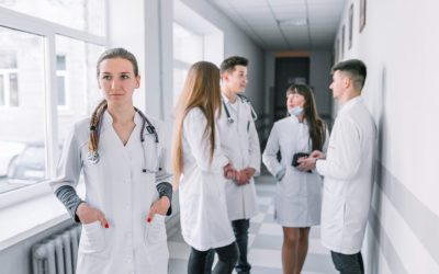 Medicii rezidenți, loviți de schimbări majore: Ce anunță Ministrul Sănătății