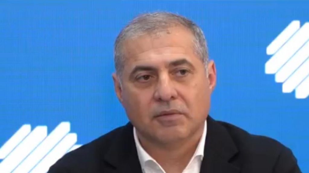 Afaceriștii, alarmați: Noi taxe pregătite de Guvern, în plină criză